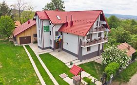 Perla Argesului, Ciubar, Piscina, Lift, Gratar, Cabana, Pensiuni, Hotel Cazare Transfagarasan Curtea De Arges