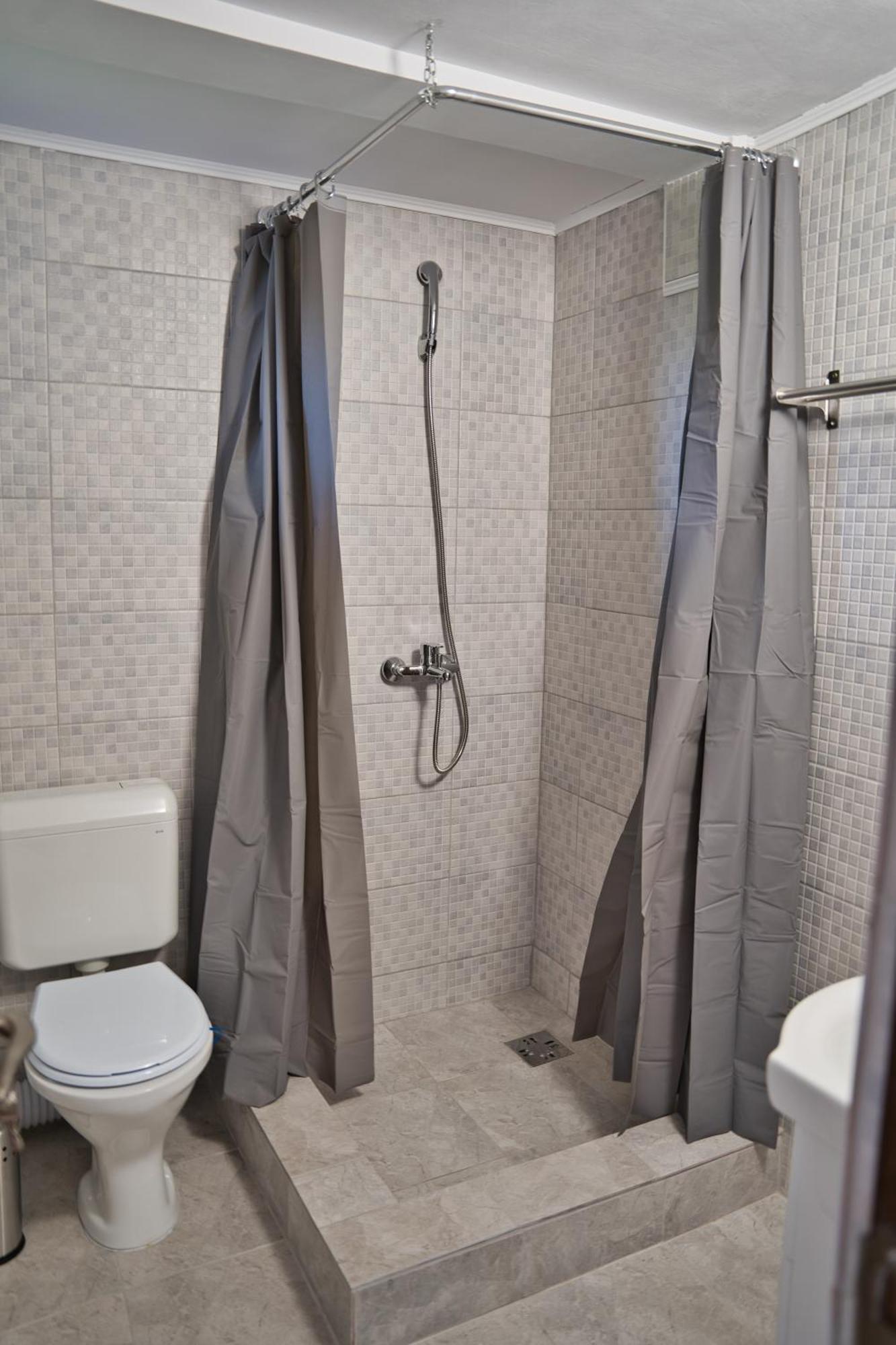 Perla Argesului, Ciubar, Piscina, Lift, Gratar, Cabana, Pensiuni, Hotel Cazare Transfagarasan Curtea De Arges Albestii de Arges Cameră foto