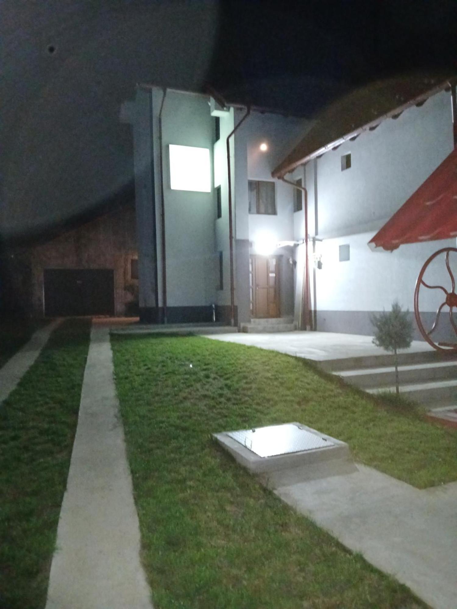 Perla Argesului, Ciubar, Piscina, Lift, Gratar, Cabana, Pensiuni, Hotel Cazare Transfagarasan Curtea De Arges Albestii de Arges Exterior foto