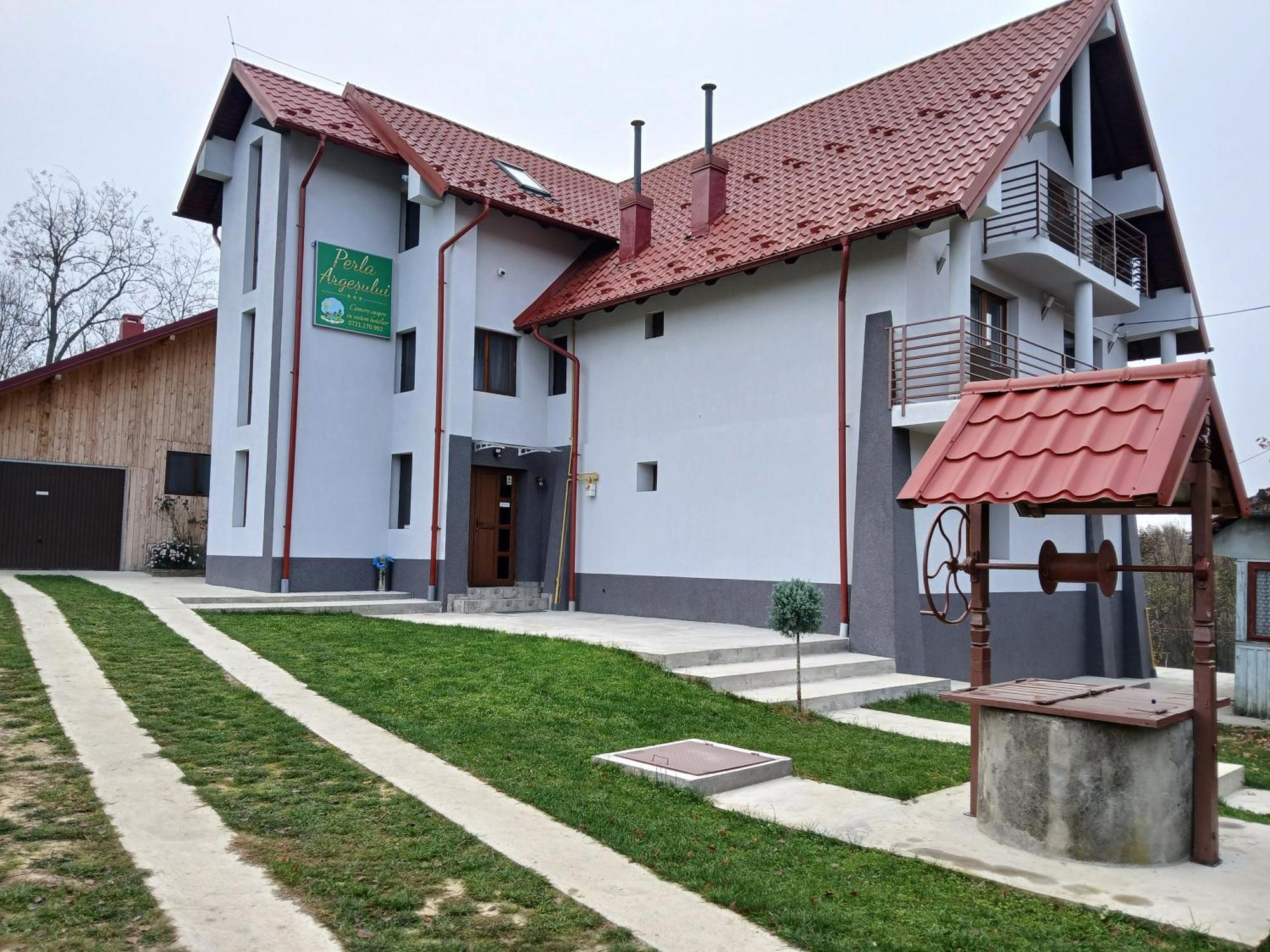 Perla Argesului, Ciubar, Piscina, Lift, Gratar, Cabana, Pensiuni, Hotel Cazare Transfagarasan Curtea De Arges Albestii de Arges Exterior foto