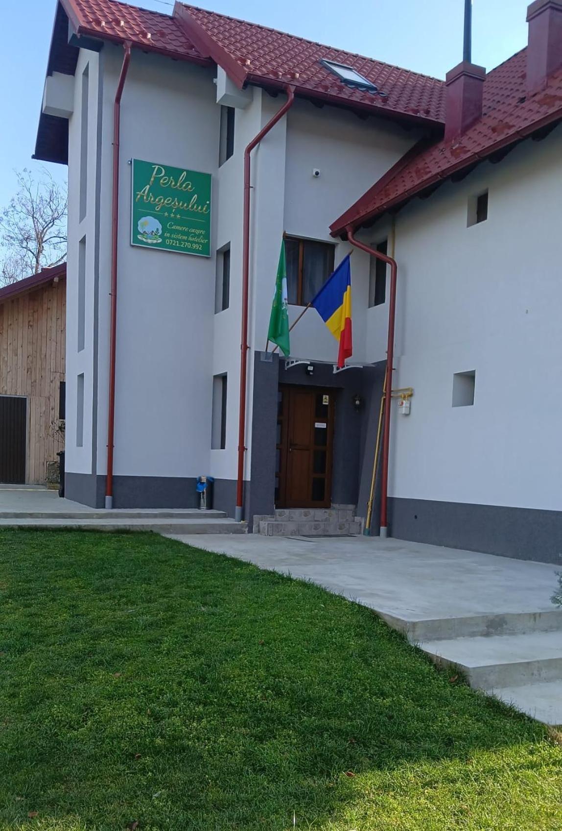 Perla Argesului, Ciubar, Piscina, Lift, Gratar, Cabana, Pensiuni, Hotel Cazare Transfagarasan Curtea De Arges Albestii de Arges Exterior foto