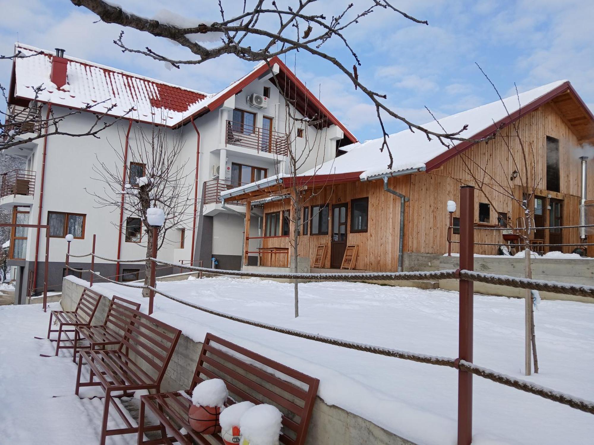 Perla Argesului, Ciubar, Piscina, Lift, Gratar, Cabana, Pensiuni, Hotel Cazare Transfagarasan Curtea De Arges Albestii de Arges Exterior foto